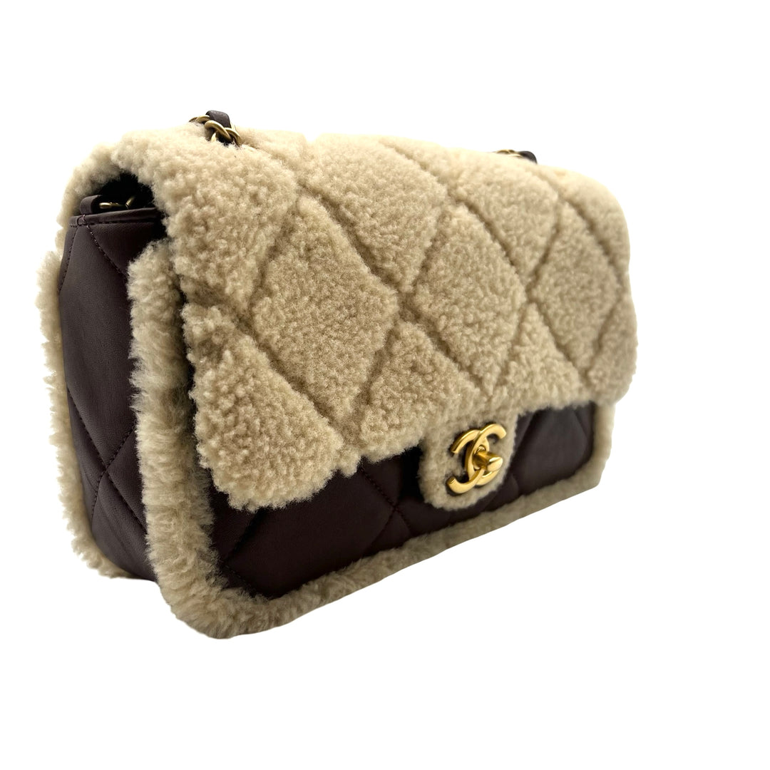 Bolsa Chanel Shearling