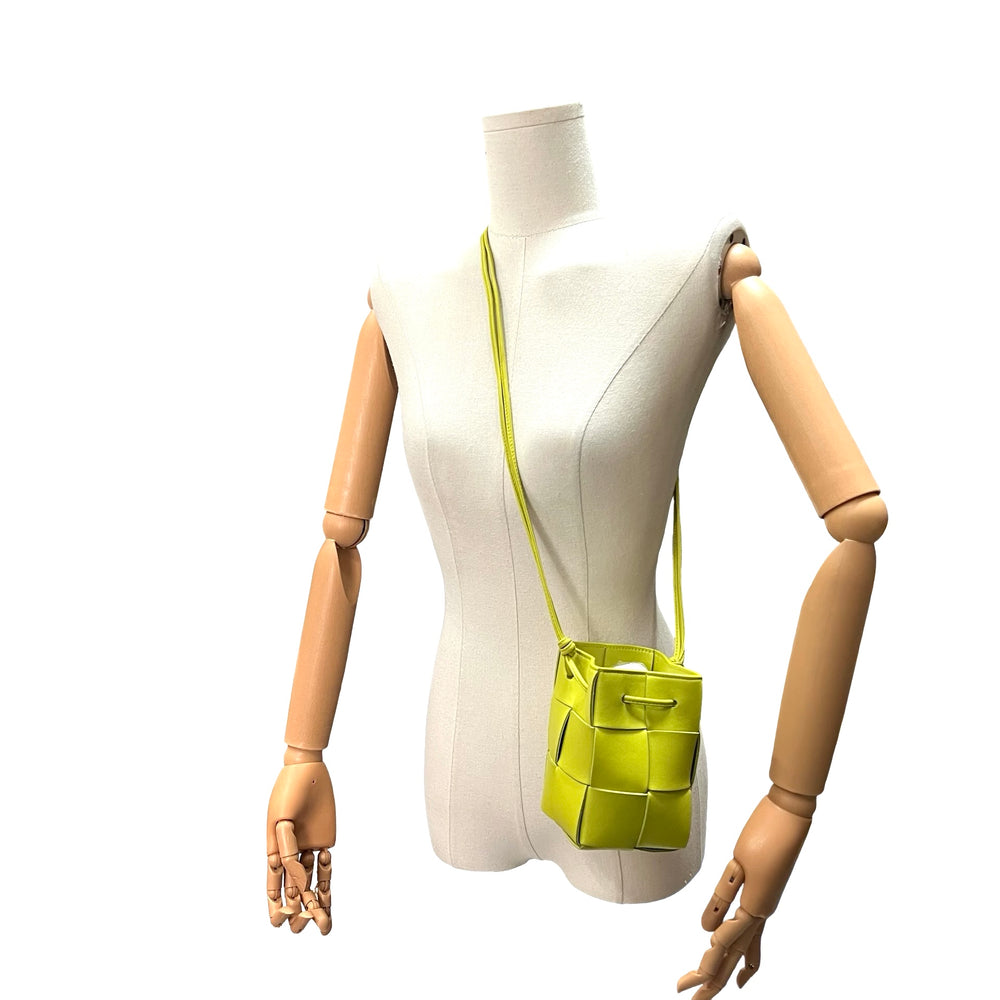 Bolsa Bottega Veneta Cassette Bucket