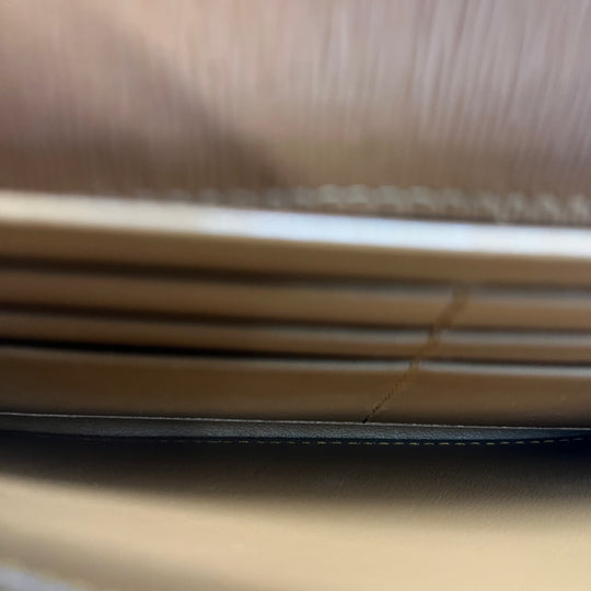 WOC Prada