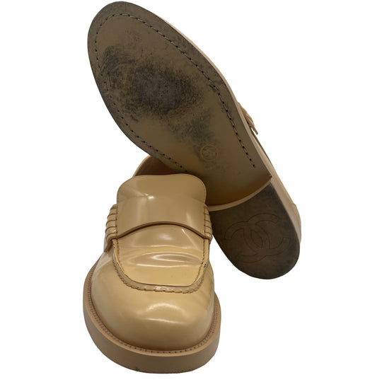 Loafers Chanel T.40