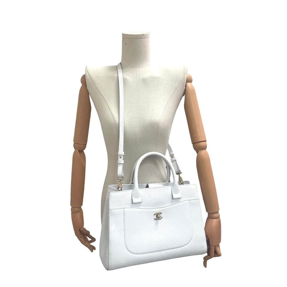 Bolsa Chanel Neo Executive Tote