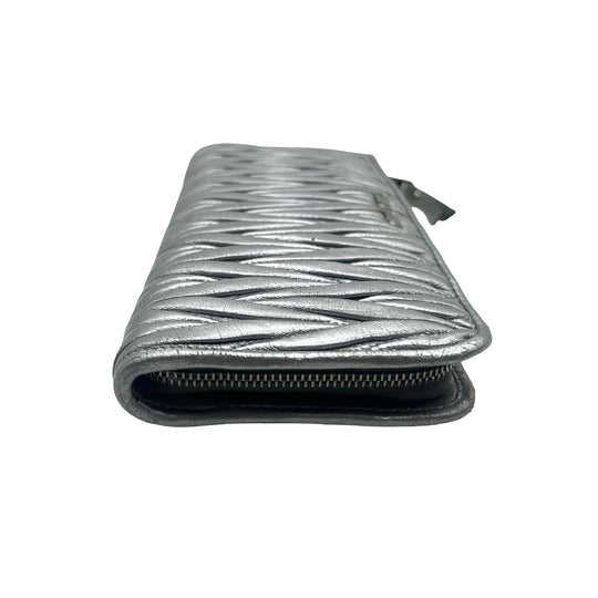 Cartera Miu Miu