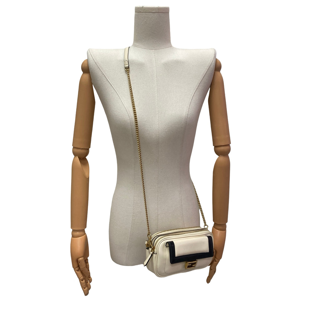 Bolsa Fendi Easy 2 Baguette Mini