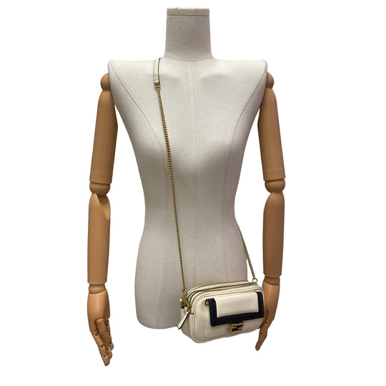 Bolsa Fendi Easy 2 Baguette Mini