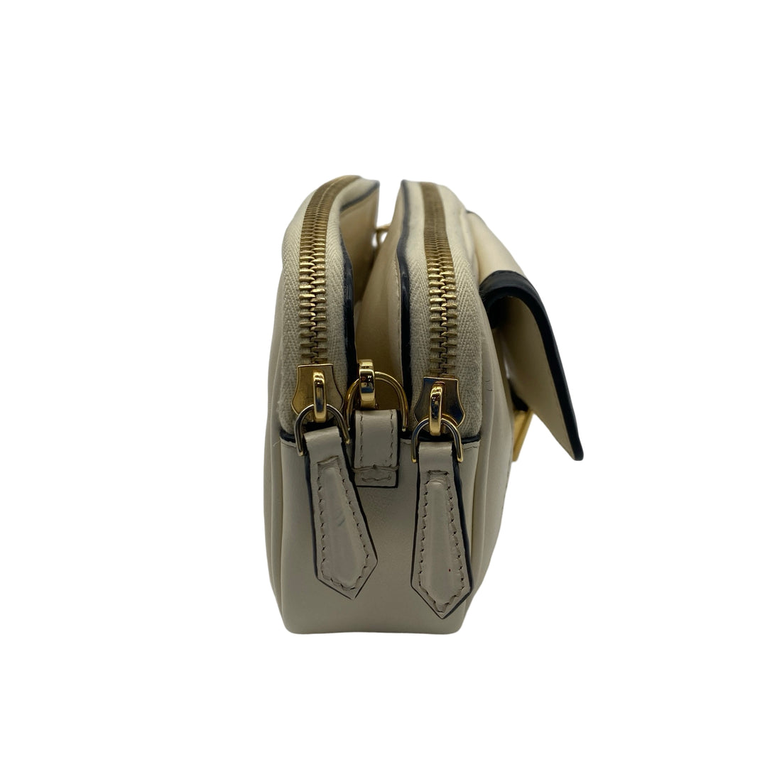 Bolsa Fendi Easy 2 Baguette Mini