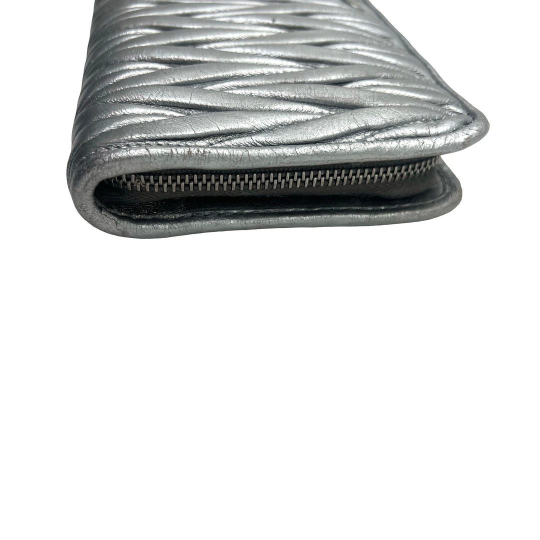 Cartera Miu Miu